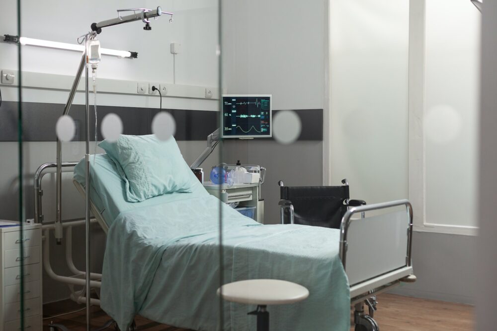Recovery room with comfortabl bed for patients